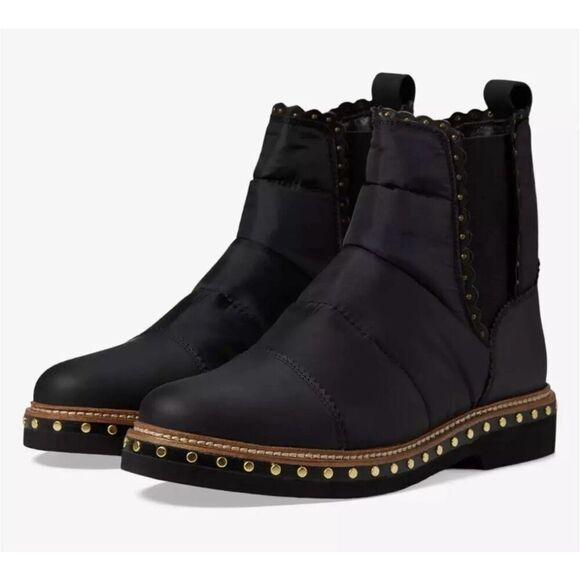NWOT Free People Atlas Puffer Rivet Chelsea Boots in Black & Gold Sz. US 8 - Picture 2 of 11